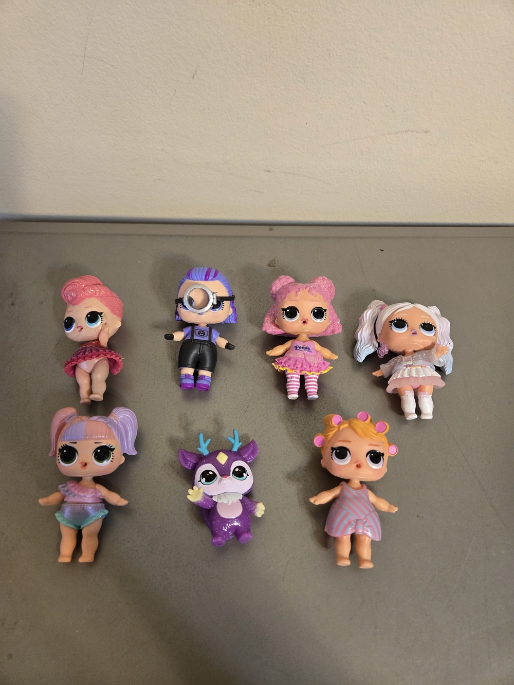 L.O.L. Surprise! Eye Spy Series Lil Sisters & Pet Figure Lot (7-Piece Set)